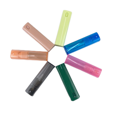 Bouteilles colorées Mini Pocket de brume fine en plastique de pulvérisateur de pompe de parfum de la place 10ML